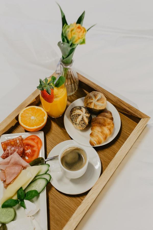 Molto Bene Hotel & Restaurant Skorcz Eksteriør bilde