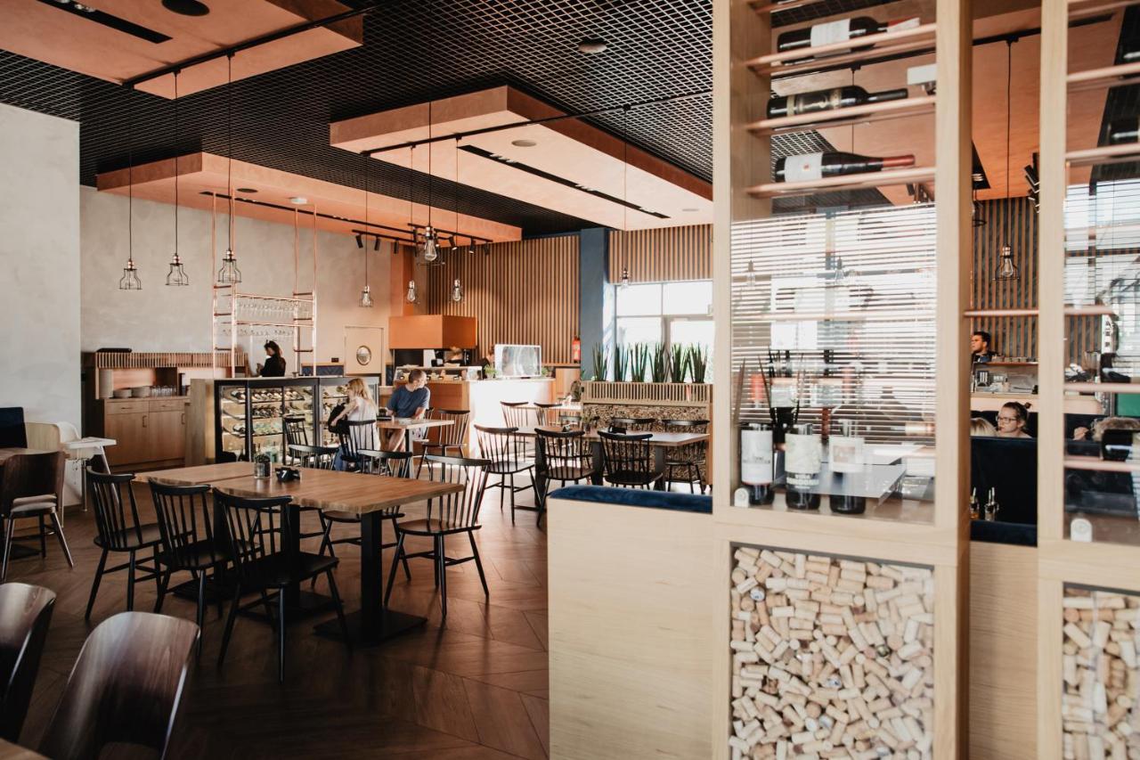Molto Bene Hotel & Restaurant Skorcz Eksteriør bilde